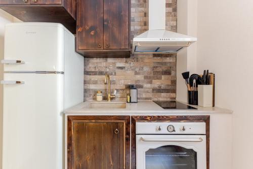 Ano Poli Apartment | Athena's Zen Den