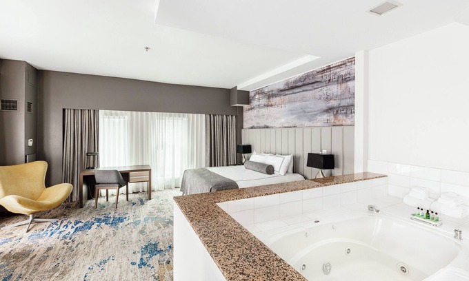 Greektown Historic District Hotel | Atheneum Suite Hotel