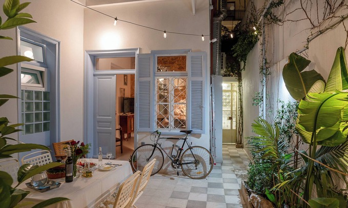 Kolokinthou Condo | Athenian Cypress House