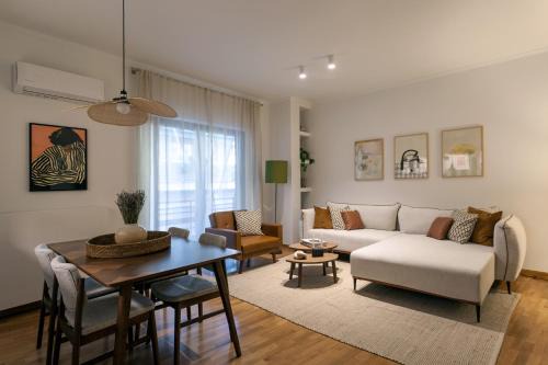 Kinosargous Apartment | Athens Hidden Gem - Elegant 2 Bedroom Flat