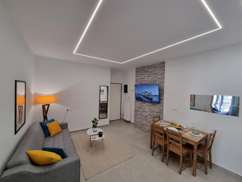 Ano Patisia Apartment | Athens Stylish Renovated 62sqm Apartment for Families & Couples with Balcony in Quiet Area near City Center