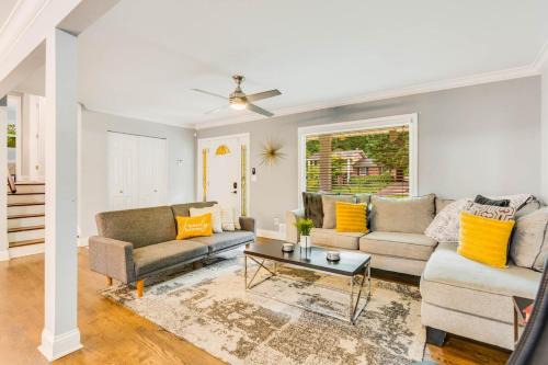 Decatur House | Atlanta's Luxe 6-Bedroom Haven