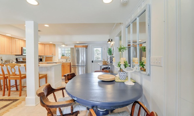 Atlantic Beach Apartment | Atlantic Beach Condo - Walk to Beaches!