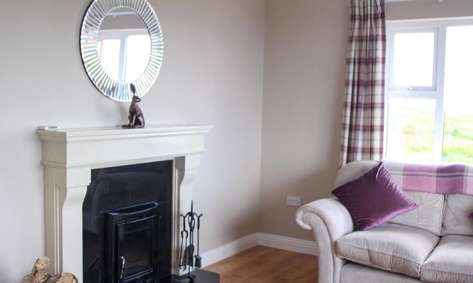 Lisdoonvarna Cottage | Atlantic Rose Cottage - a bungalow that sleeps 5 guests in 3 bedrooms