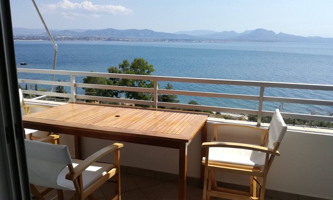 Loutraki-Agioi Theodoroi Apartment | Atlas - Unlimited Sea View Apartment