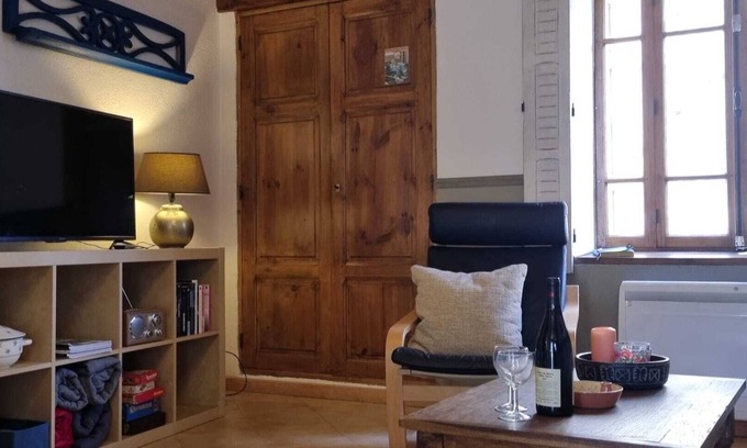 Malvieres House | Atmospheric gite for 6 people with wood burning stove