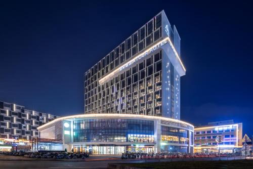 Baiyun Hotel | Atour Hotel Guangzhou Baiyun Julong Metro Station