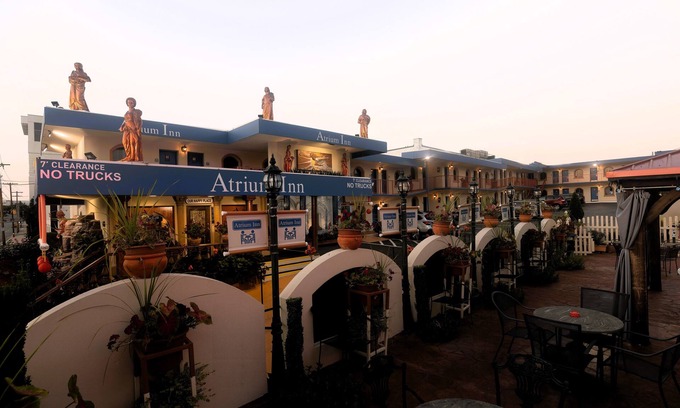 High Point Hotel | Atrium Inn