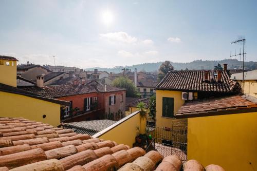 Historic Center Apartment | Attic In Historical Center Bologna