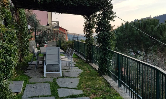 Solaro House | Attic Sole + Room Stelle near 5 Terre and Portofino