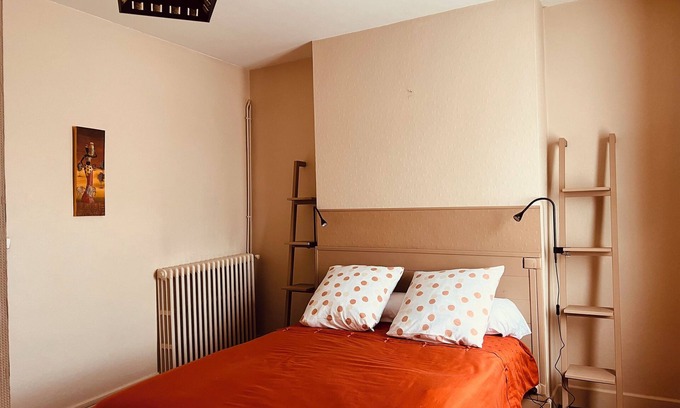 Issoire Apartment | Attractive duplex apartment in the center of town with secure parking on request