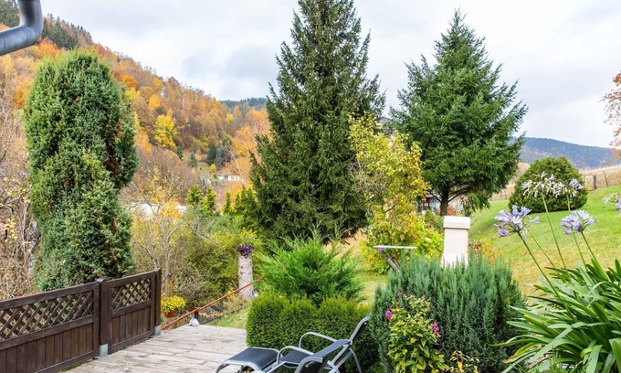 Schleusegrund House | Attractive holiday home in Schönbrunn with garden