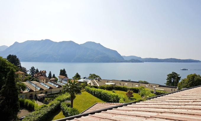 Susello Apartment | Attractive studio with balcony, pool and dream view
