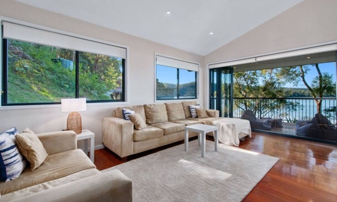Bar Point House | Attunga - Stunning waterviews