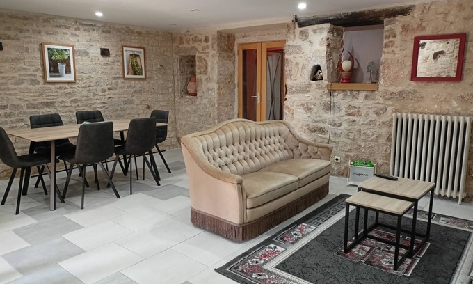 Cremps Cottage | Atypical cottage for 6 people with swimming pool near Cahors