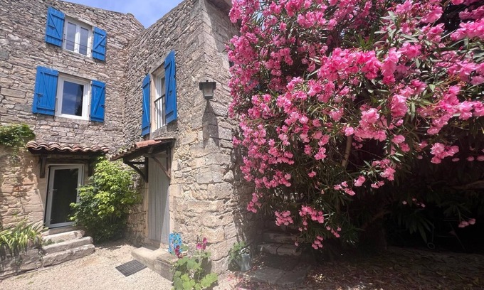 Issirac House | Atypical village house