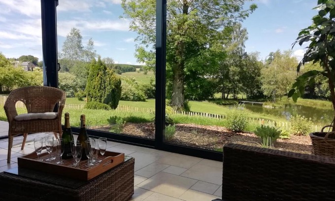 Tavigny House | Au bord de l'Eau
