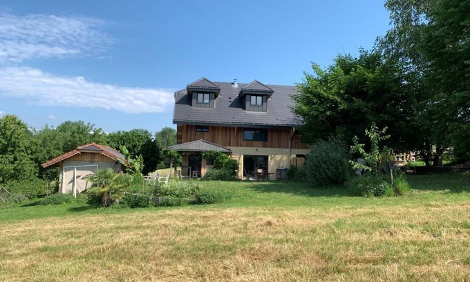 Saint-Ours House | Au Cœur D'une Campagne Vallonnée, Entre Aix les Bains à 12 km et Annecy à 26 km, Situation Idéale po