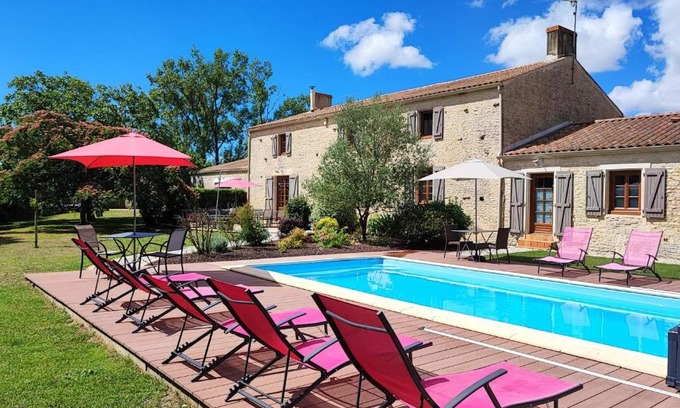Puyravault Bed & Breakfast | Au Clos Des Templiers