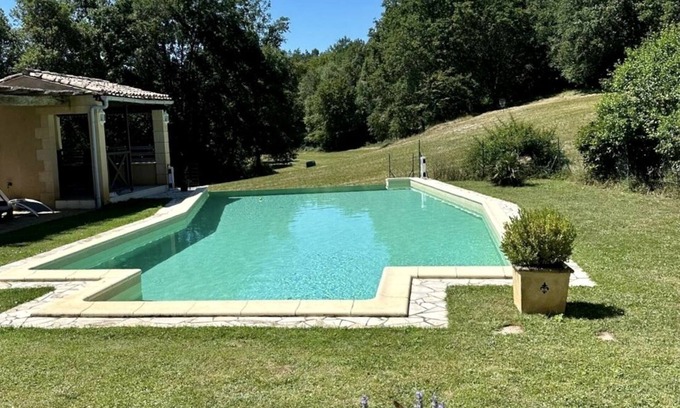 Biron Cottage | Au Coin Des Arbres (Noyer) a charming farmhouse in peaceful Dordogne countryside