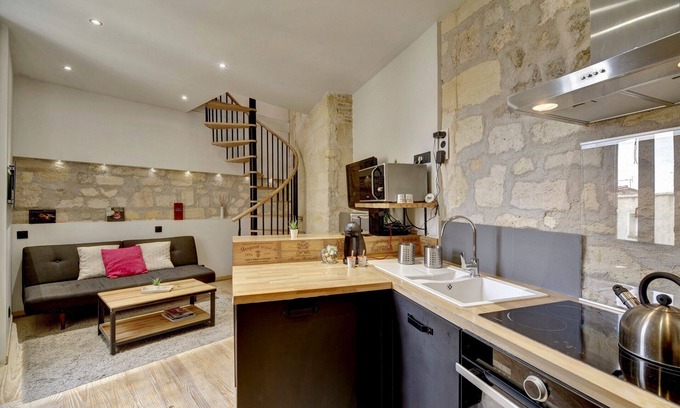 Capucins - Victoire Apartment | Au Marché des Capucins - Joli T2 en duplex