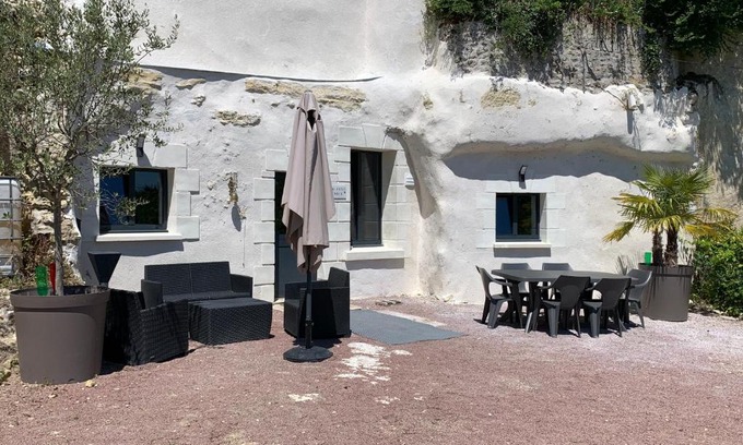 Nazelles-Negron House | Au Petit Nice