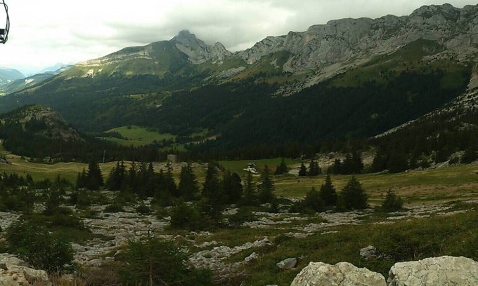 Villard-de-Lans Apartment | Au Pied des Pistes et Randonnées. Très Belle vue sur la Montagne et la Vallée