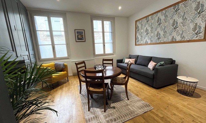 Cheille Apartment | Au Pied du Château - Appartement 4 Pers. Tout Confort