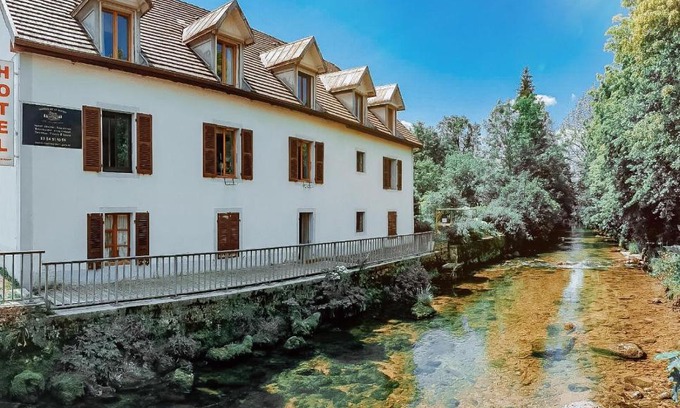 Foncine-le-Haut Hotel | Auberge de la Rivière