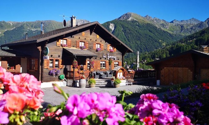 Mayens-de-Riddes Hotel | Auberge la Tzoumaz