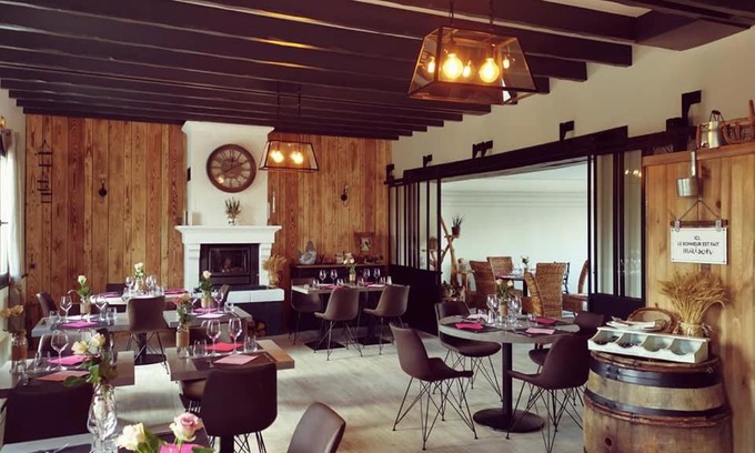 Villequier-Aumont Hotel | Auberge Saint-Jean