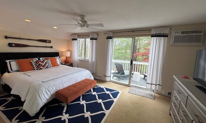 Goshen House | AUGUST AVAILABLE! 15K 4BR 3BA @ Woodridge Lake with Pool, Tennis, Beaches, Gym