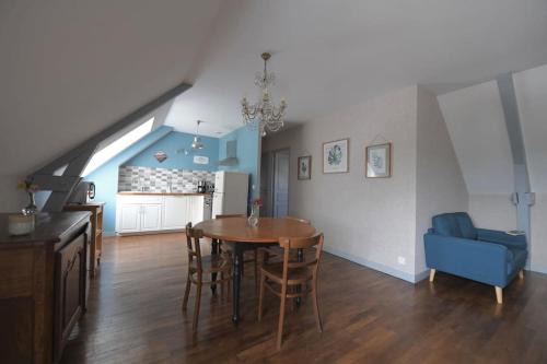 Pontmain Apartment | Auprès de mon arbre