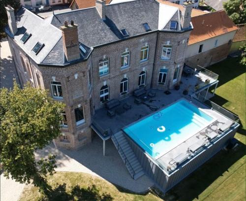 Picquigny House | Aura Castle