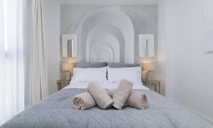 Carabanchel Apartment | Aurora Stays by Charming XVI, penthouse with terrace and parking