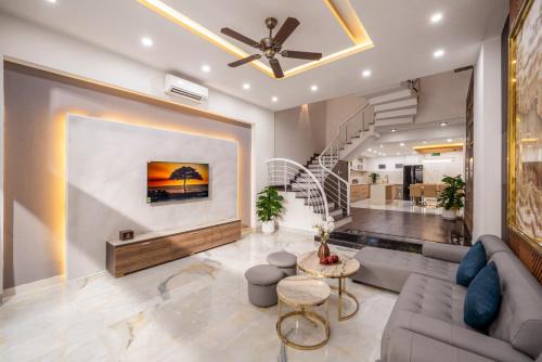 Son Tra Villa | Aurora Villa - 2km to My Khe Beach & City Center & Full AC by The Key