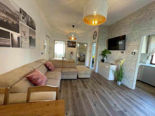 Borgo Venezia Apartment | AuroraEast