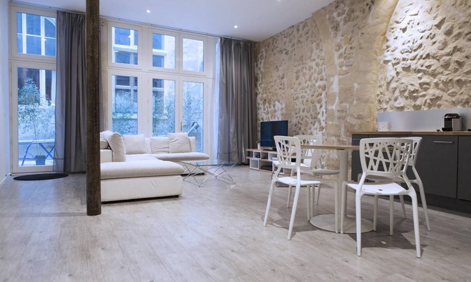 Hotel de Ville - Quinconces Apartment | Ausone - modern and comfortable loft - terrace and parking space included
