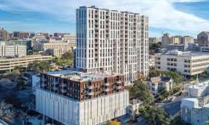 Civic District Resort | Austin Studio Presidential Unit!