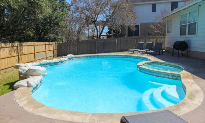 Pflugerville House | Austin Trip HQ: Pool + Hot Tub + Billards + BBQ