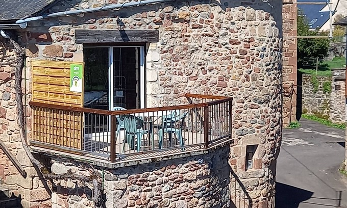 Lassouts House | Autentic and picturesque Gite de la Tambourde. Overnight stays on request.