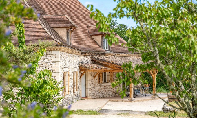 Beaumont-du-Perigord Bed & Breakfast | Authentique Maison de Charme WIFI Netflix Swimming pool 10 pers