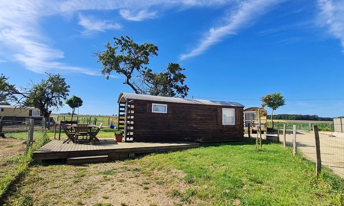 Burthecourt-aux-Chenes Cottage | Authentic caravan in nature near Nancy