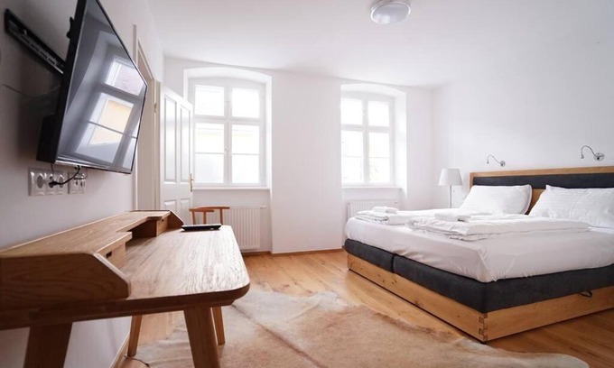 Modling Apartment | Authentic Austrian Flat in the South of Vienna
