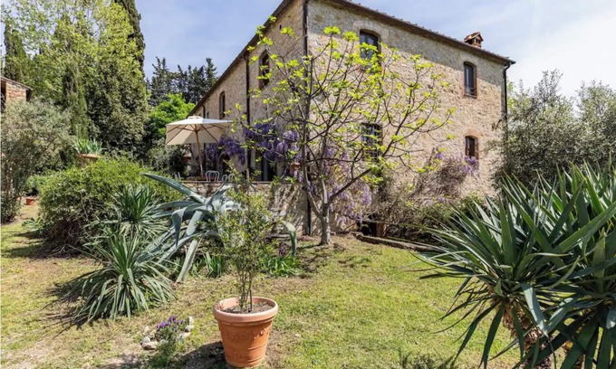 Castellina in Chianti House | Authentic Stone House with Pool & Scenic Views – Perfect for Nature Lovers