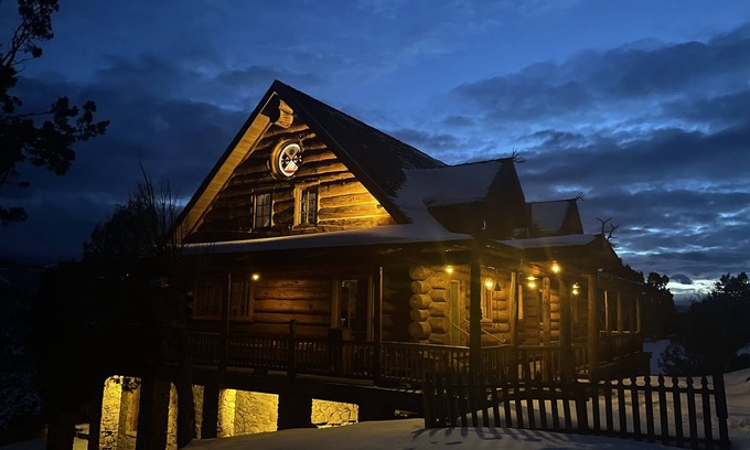 Eagle Cabin | Authentic Log Cabin