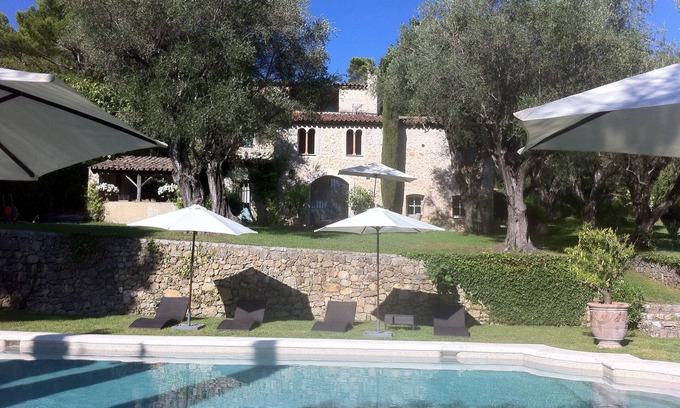 Mougins House | Authentic old provençal "mas" restored with style and charm