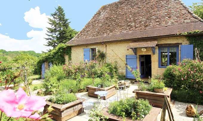 Lanquais Cottage | authentic rural house of Perigord, charm, calm and comfort 4 *