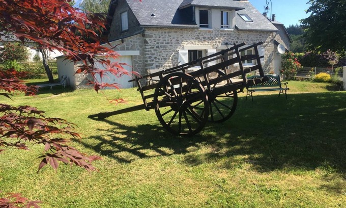 Bonnefond House | Authentic stone cottage with garden - relaxing vacations guaranteed