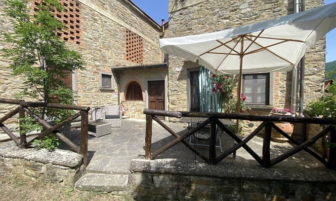 San Godenzo House | Authentic tuscan holiday home surrounded by nature. Pet friendly, bbq, pool!